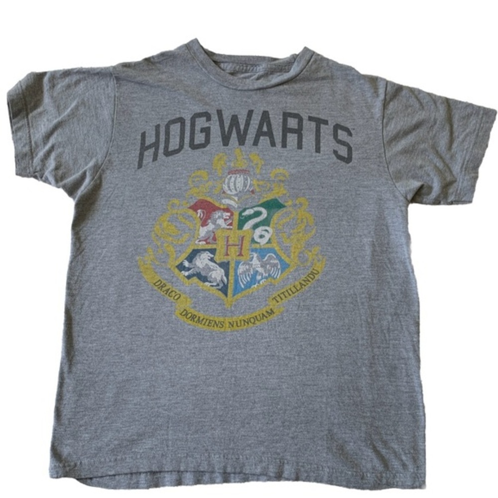Harry Potter Hogwarts Emblem Shirt ( Medium)